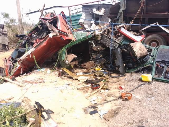 Road crash kills 20 passengers in Plateau